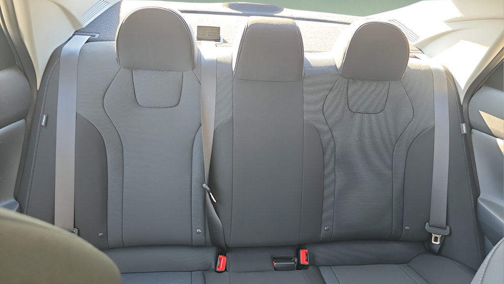 New 2026 Hyundai Elantra SE FWD image 10