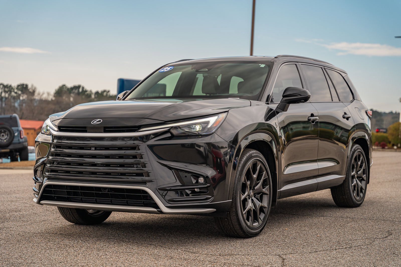 Used 2025 Lexus TX 500h AWD image 3