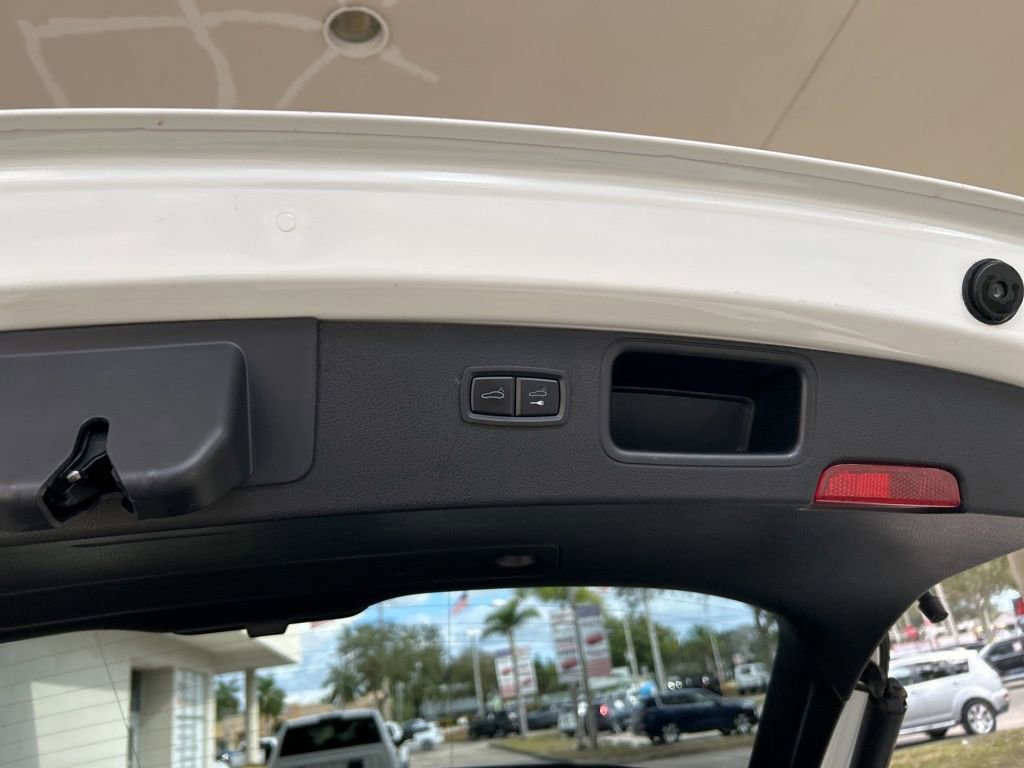 Used 2022 Porsche Macan image 32