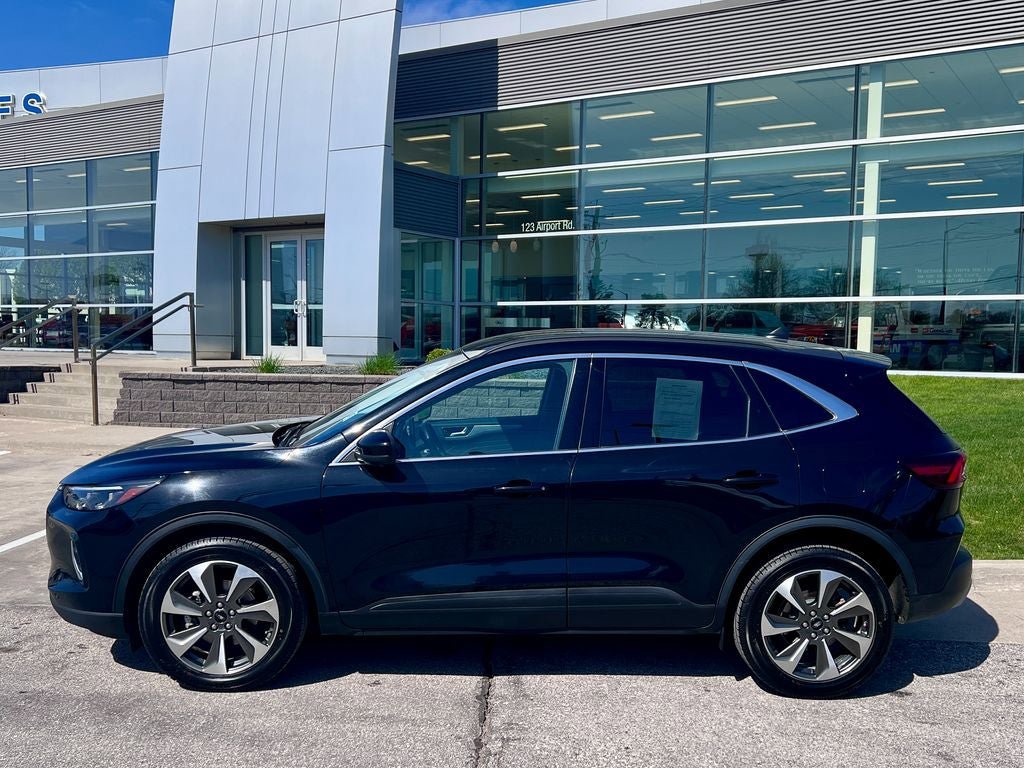 Certified 2023 Ford Escape Platinum AWD/4WD image 3