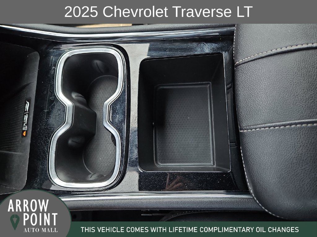 Used 2025 Chevrolet Traverse LT FWD image 28
