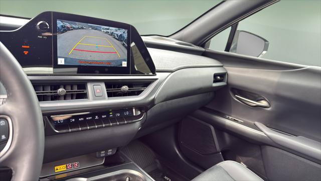 Certified 2025 Lexus UX 300h AWD w/ Accessory Package (Z2) image 31