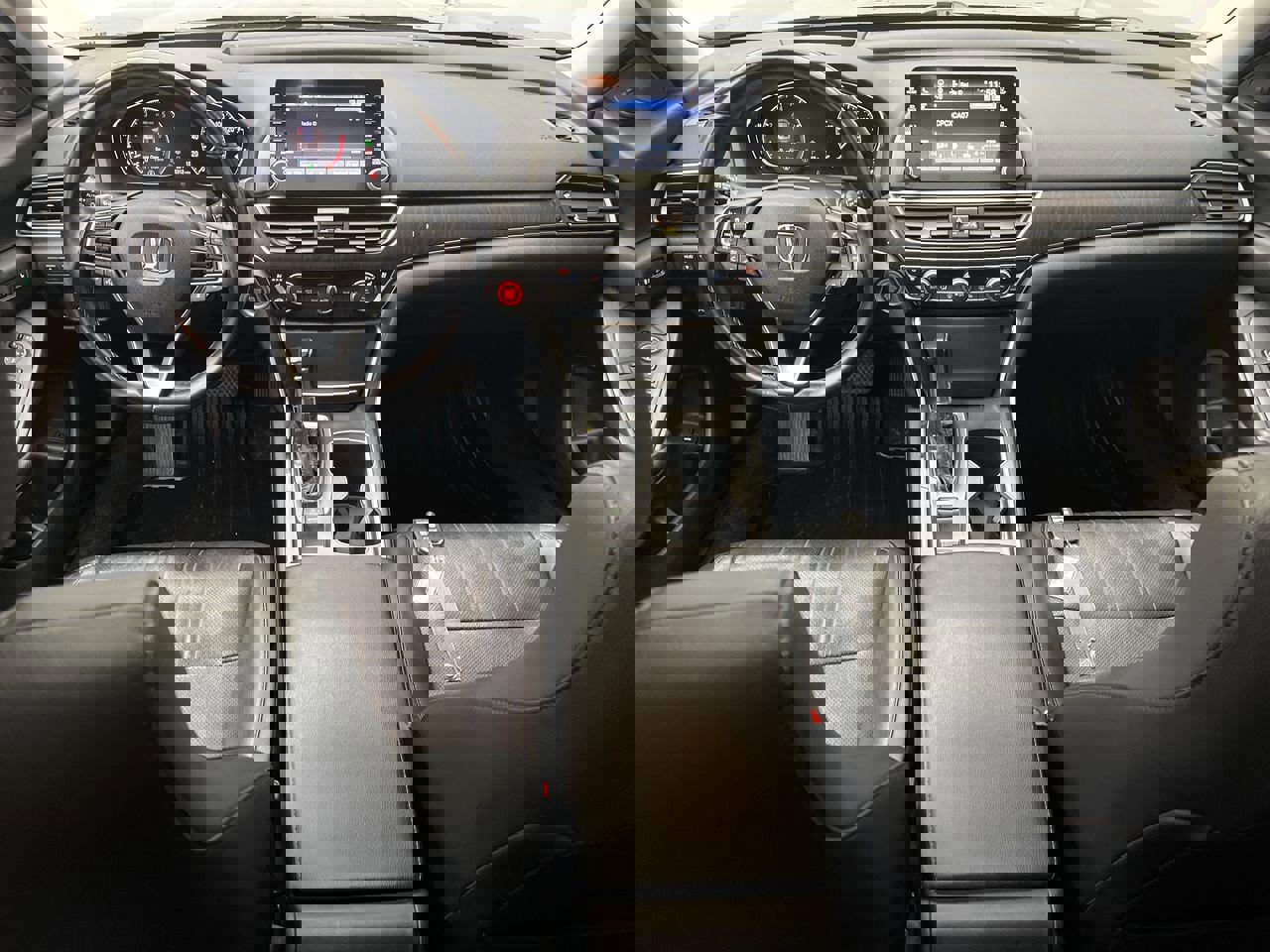 Used 2018 Honda Accord Touring image 4