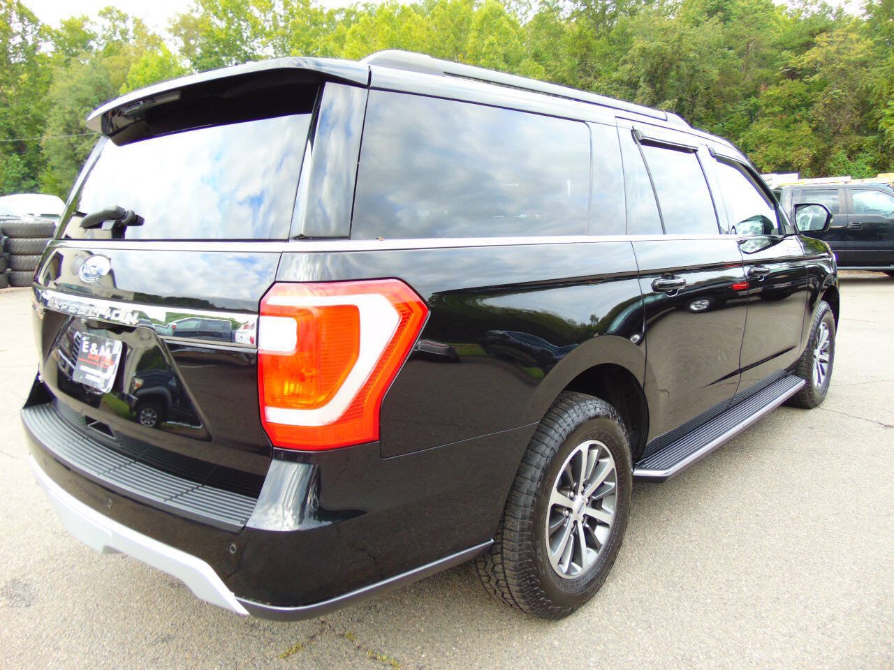 Used 2019 Ford Expedition Max XLT w/ Equipment Group 202A AWD/4WD image 50