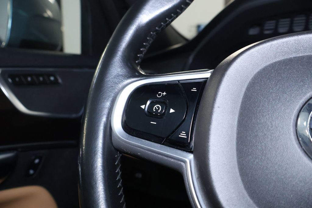 Used 2019 Volvo XC90 T6 Momentum image 24