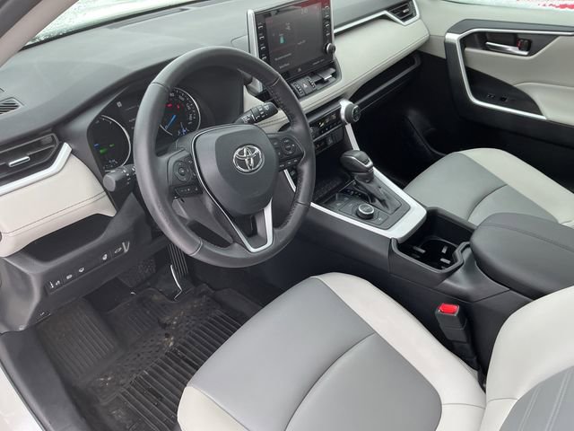Used 2022 Toyota RAV4 XLE Premium image 30