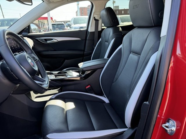Certified 2025 Buick Envision Sport Touring image 12