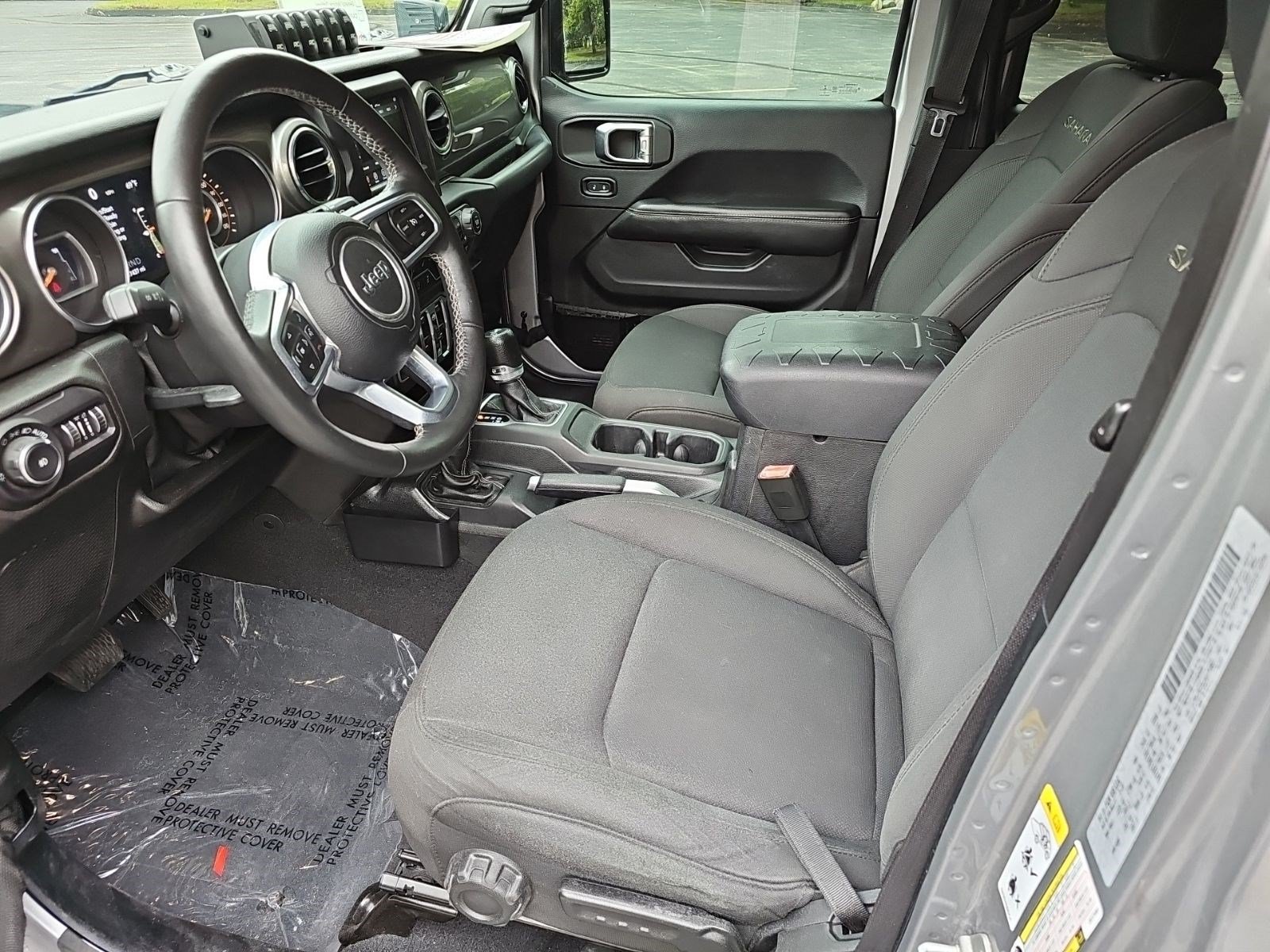 Used 2018 Jeep Wrangler Unlimited Sahara w/ Cold Weather Group AWD/4WD image 18
