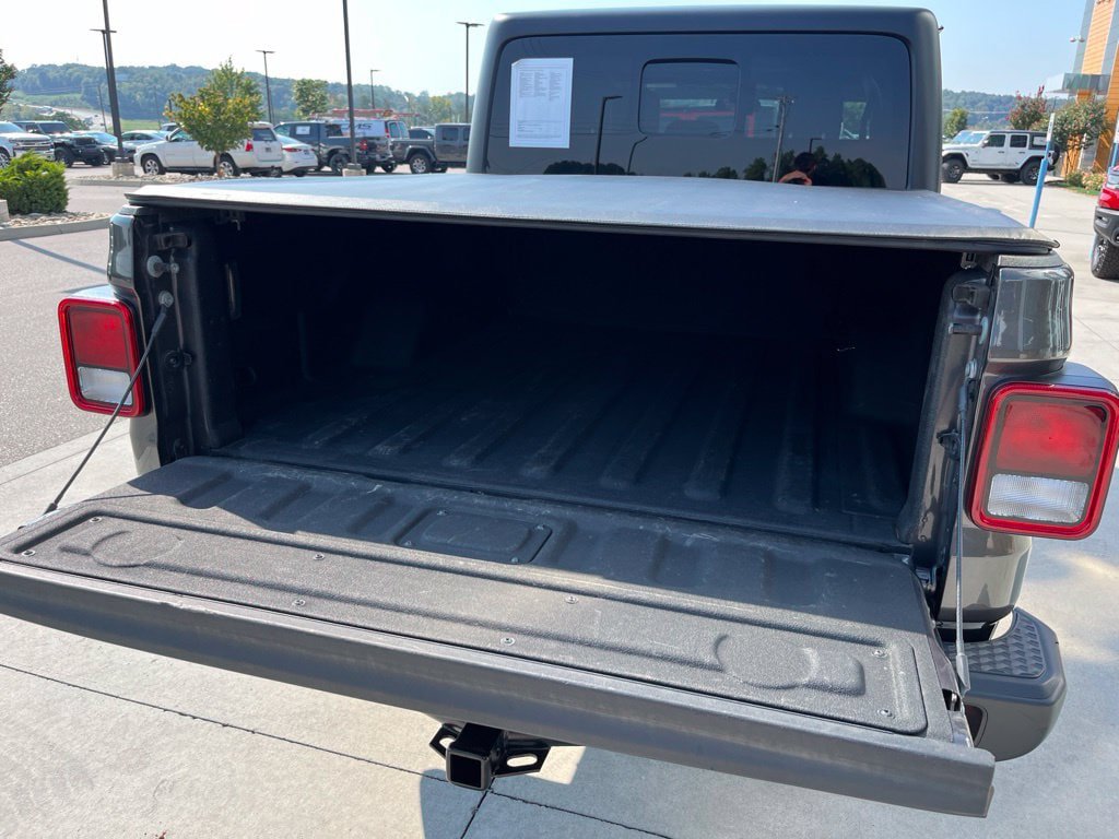 Used 2023 Jeep Gladiator Sport AWD/4WD image 20