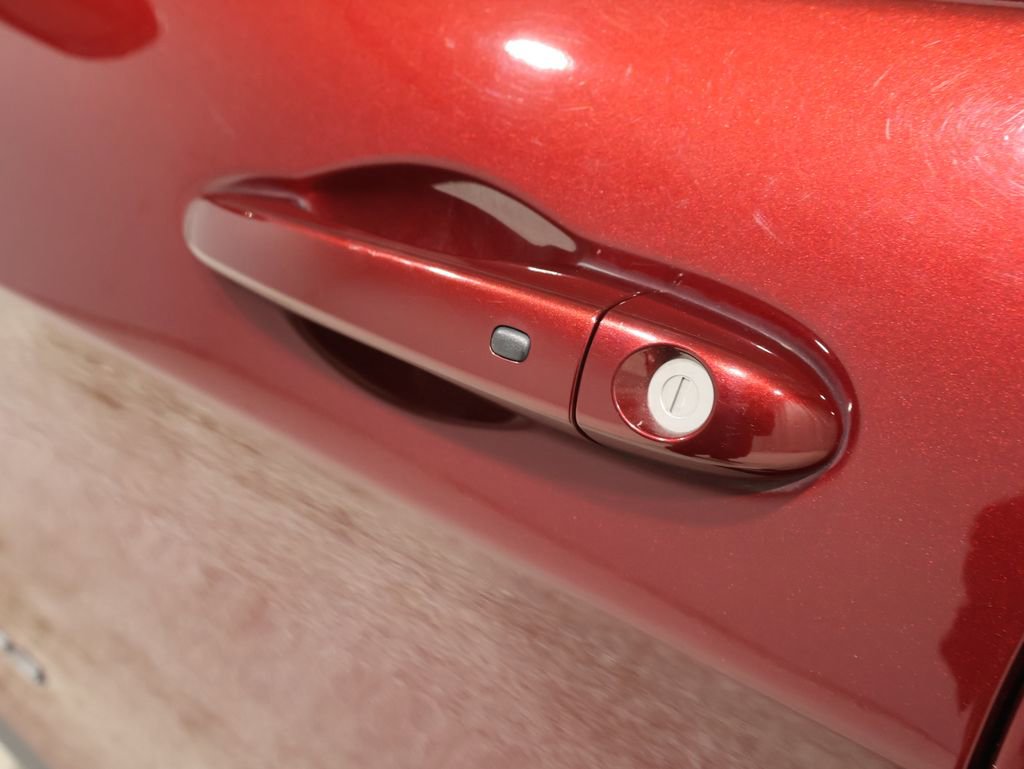 Used 2021 Jeep Cherokee Trailhawk image 9