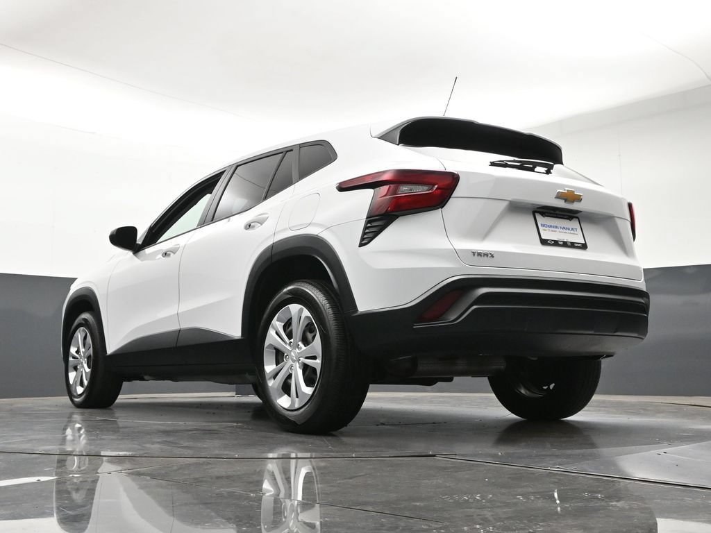 Used 2024 Chevrolet Trax LS FWD image 26
