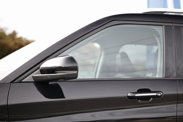 Used 2022 Ford Explorer Limited w/ Equipment Group 301A image 4