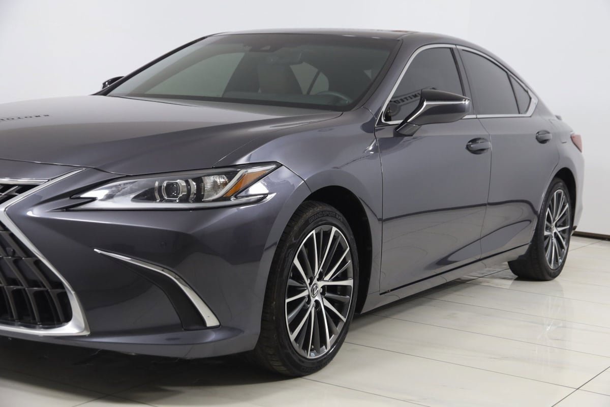 Used 2023 Lexus ES 300h w/ Premium Package image 54