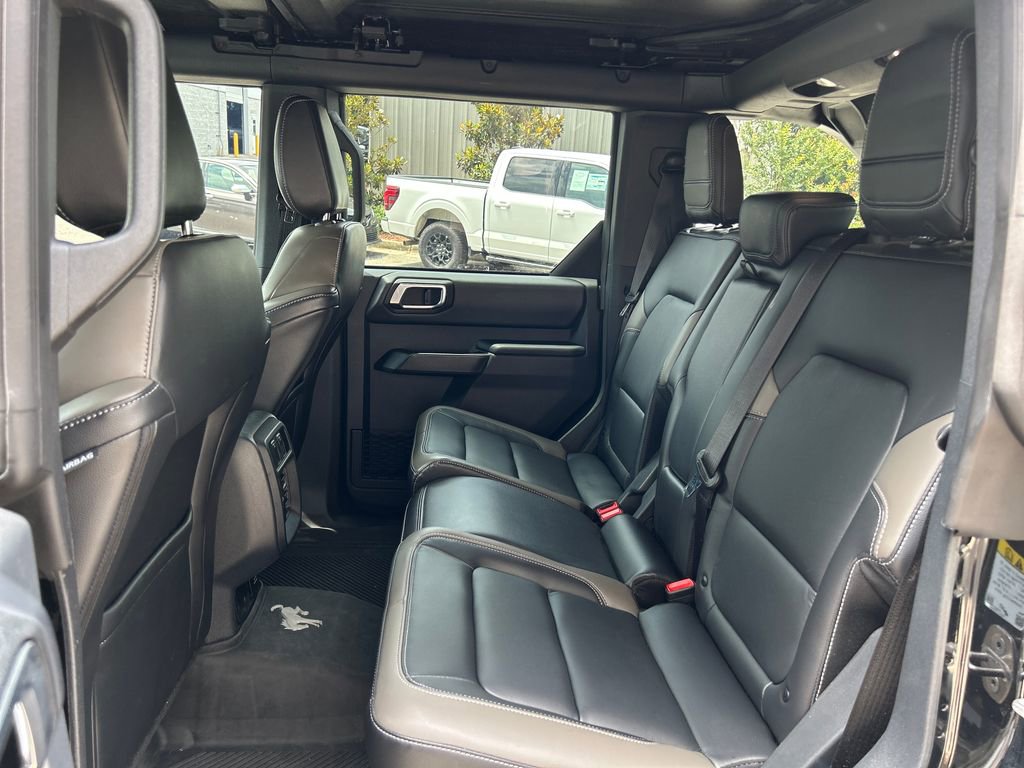 Used 2025 Ford Bronco Outer Banks AWD/4WD image 13