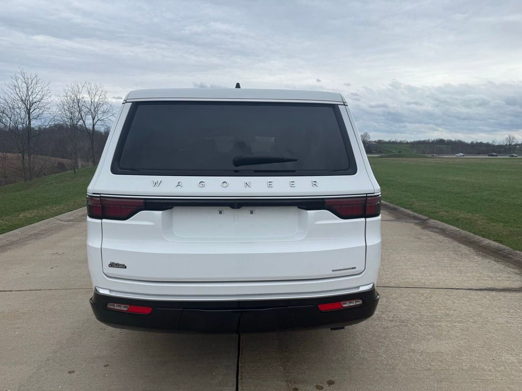 Used 2024 Jeep Wagoneer L Series II w/ Flexible Seating Group image 4