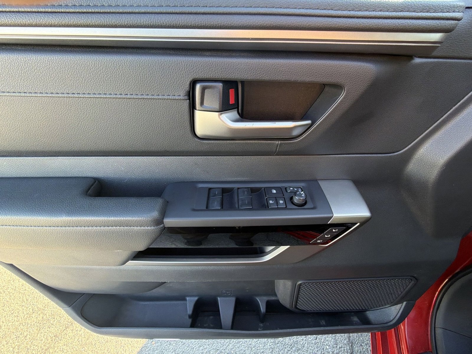 Used 2025 Toyota Tundra Limited image 15