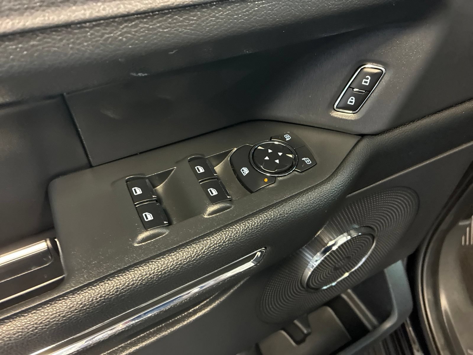 Used 2024 Ford Expedition XLT AWD/4WD image 21