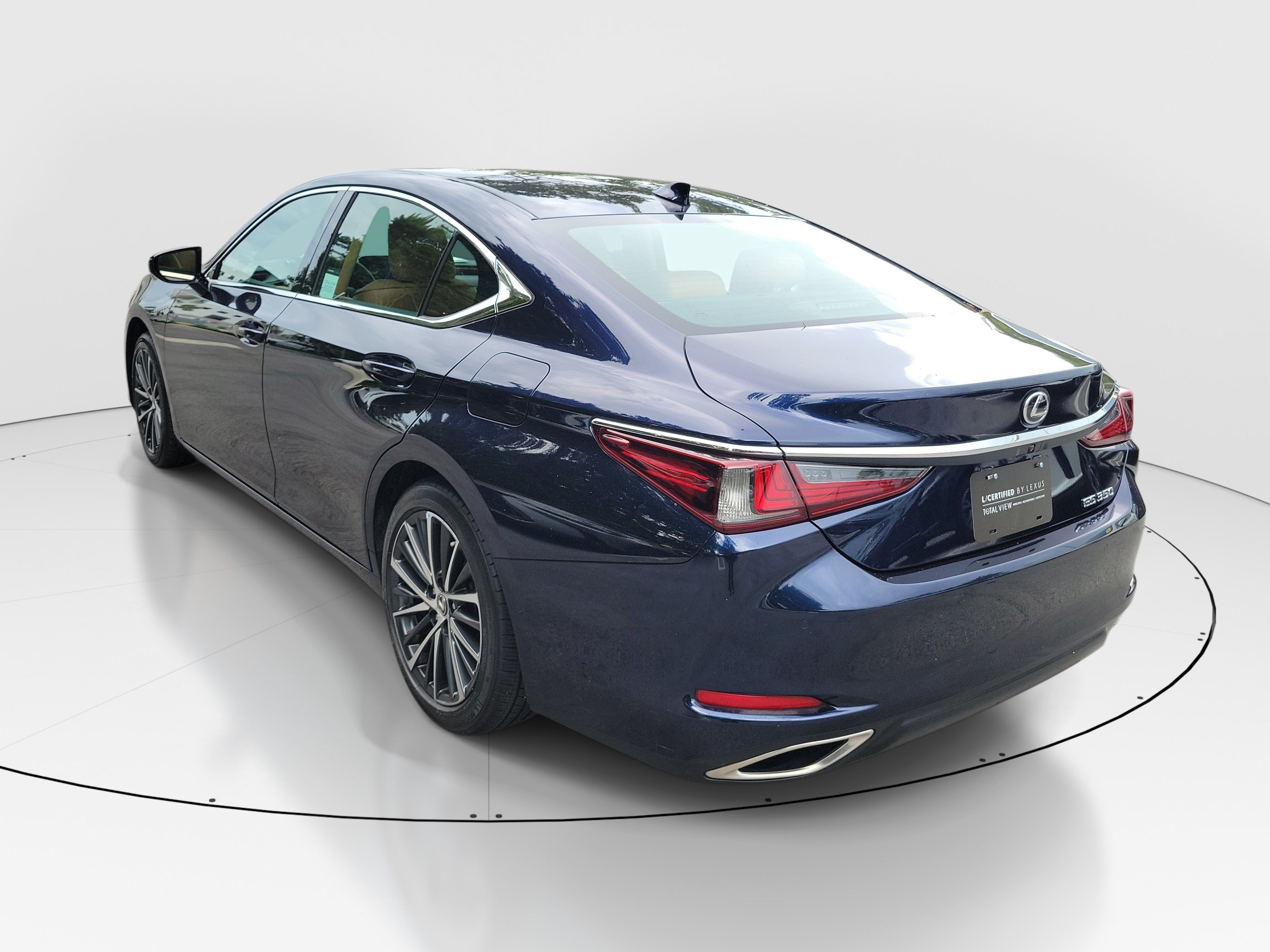Used 2024 Lexus ES 350 w/ Premium Package FWD image 4