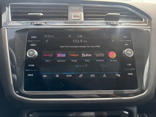 Used 2022 Volkswagen Tiguan SEL R-Line image 15