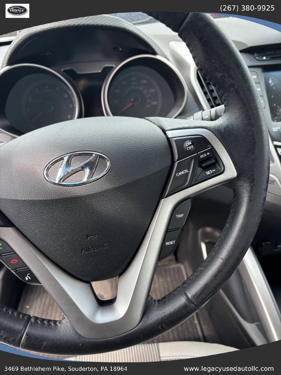 Used 2012 Hyundai Veloster w/ Style Pkg FWD image 28