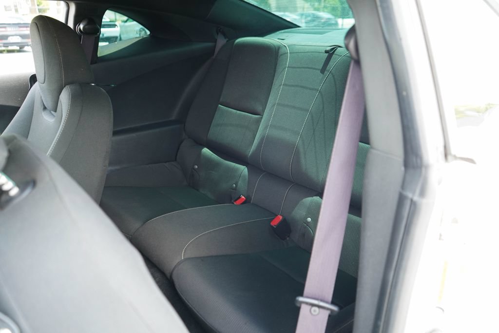 Used 2015 Chevrolet Camaro LT RWD image 8
