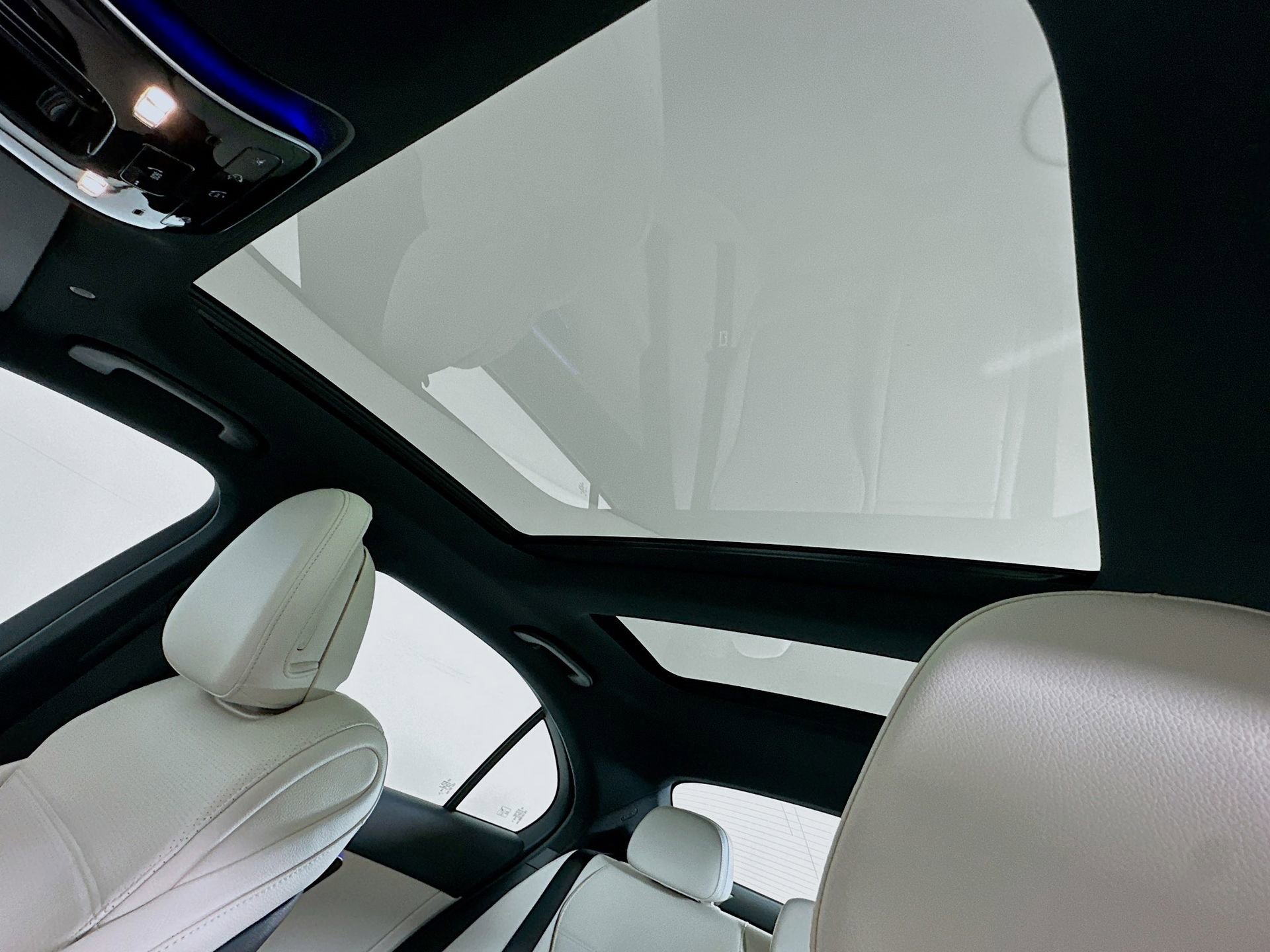 Used 2025 Mercedes-Benz C 300 Sedan image 22