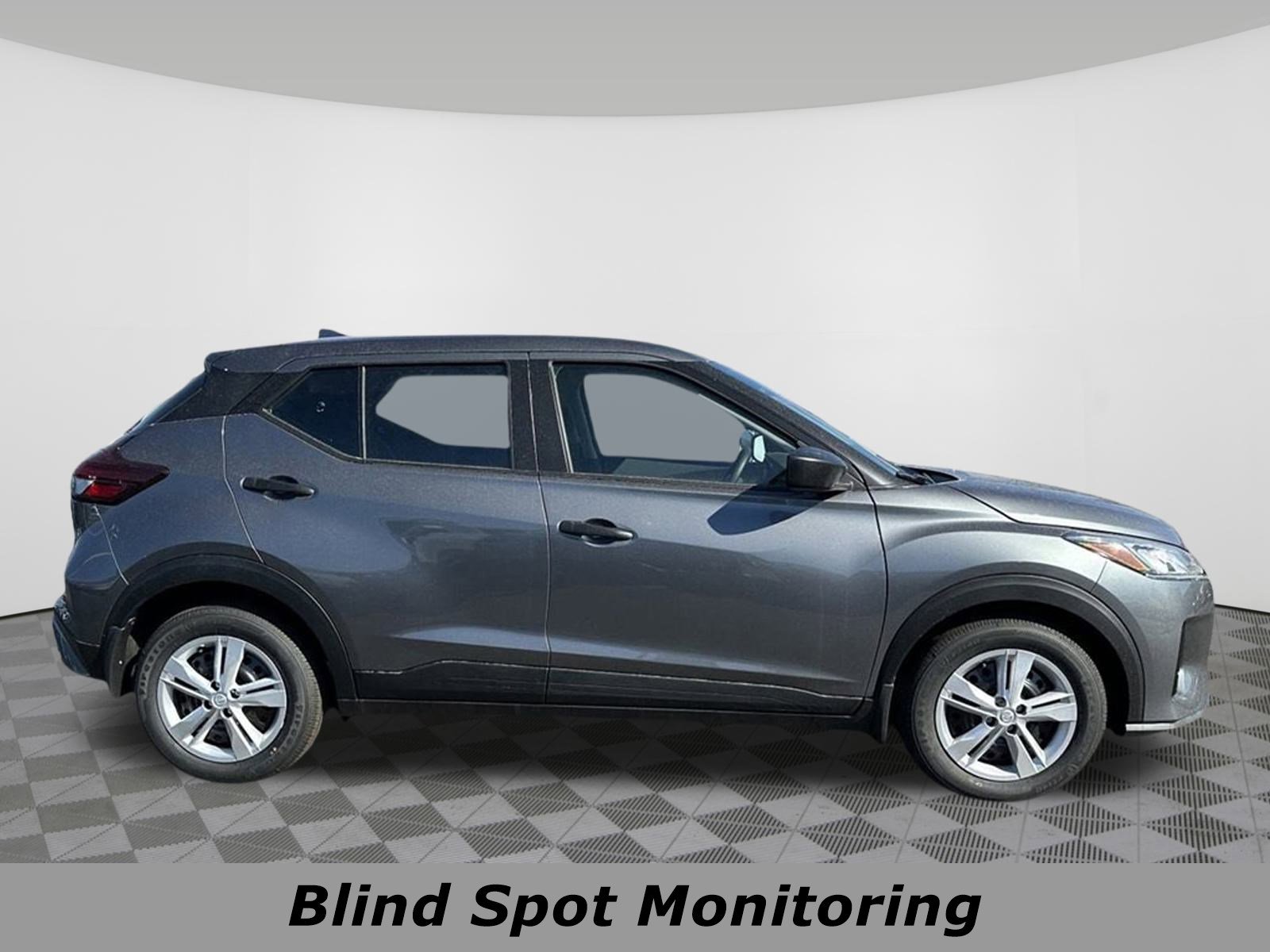 Used 2025 Nissan Kicks Play S video 2