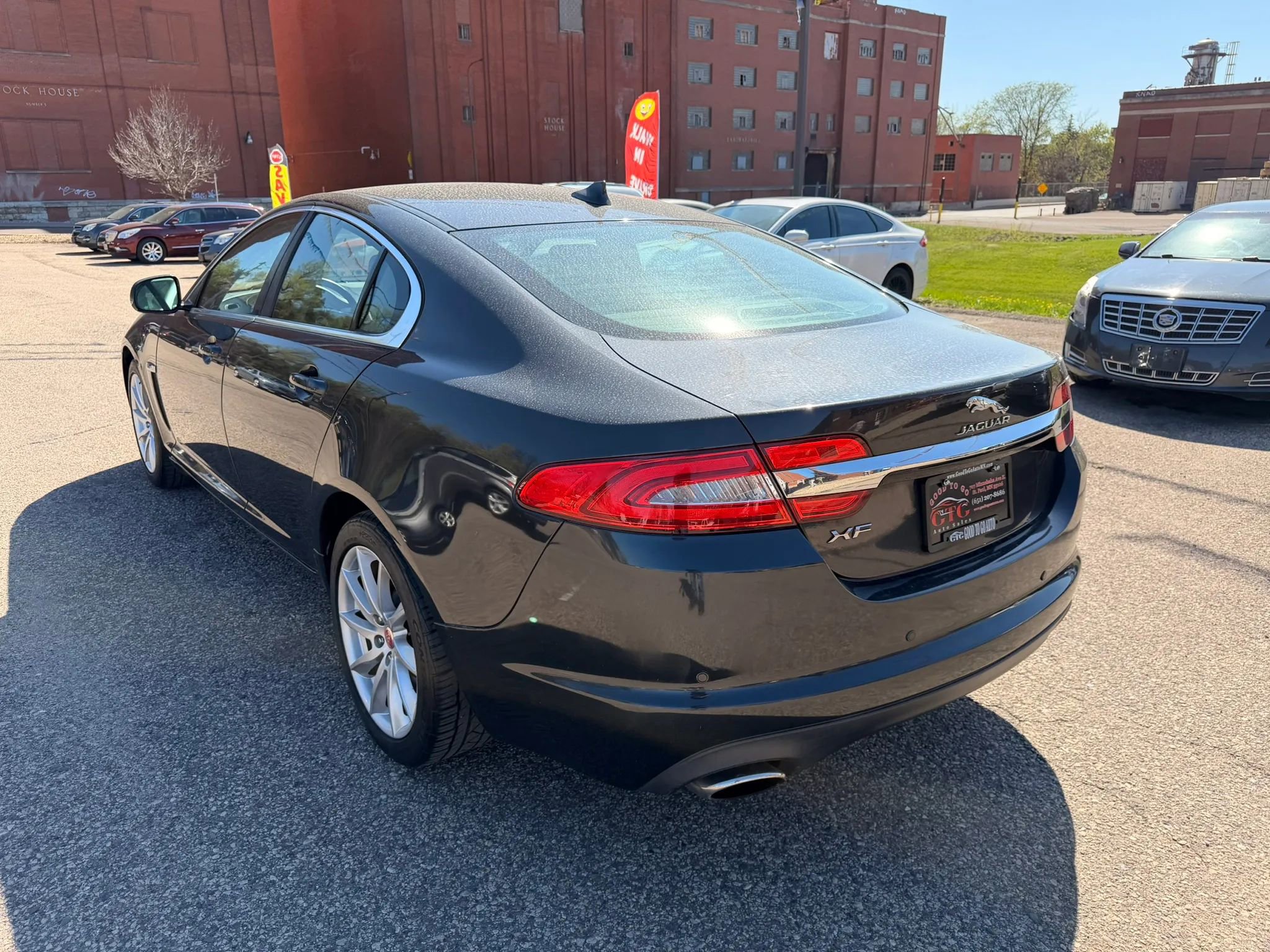 Used 2015 Jaguar XF Premium RWD image 4