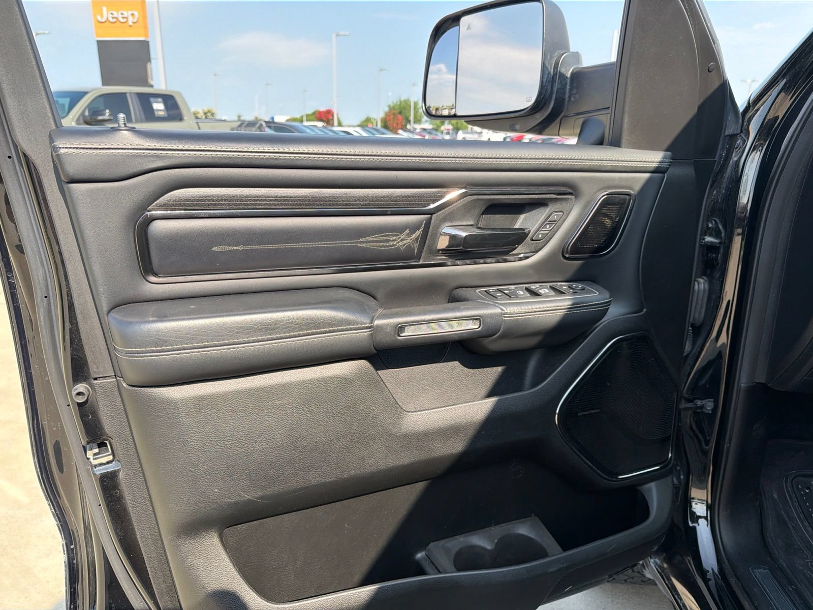 Used 2022 RAM 1500 Limited AWD/4WD image 13