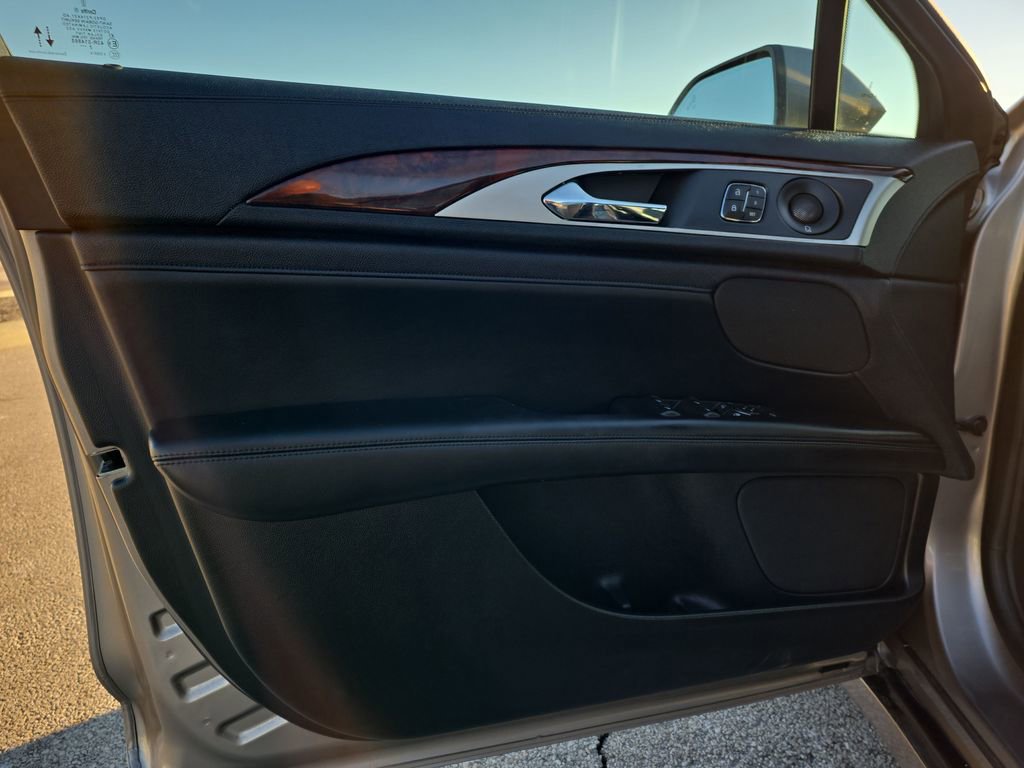 Used 2020 Lincoln MKZ Reserve image 18