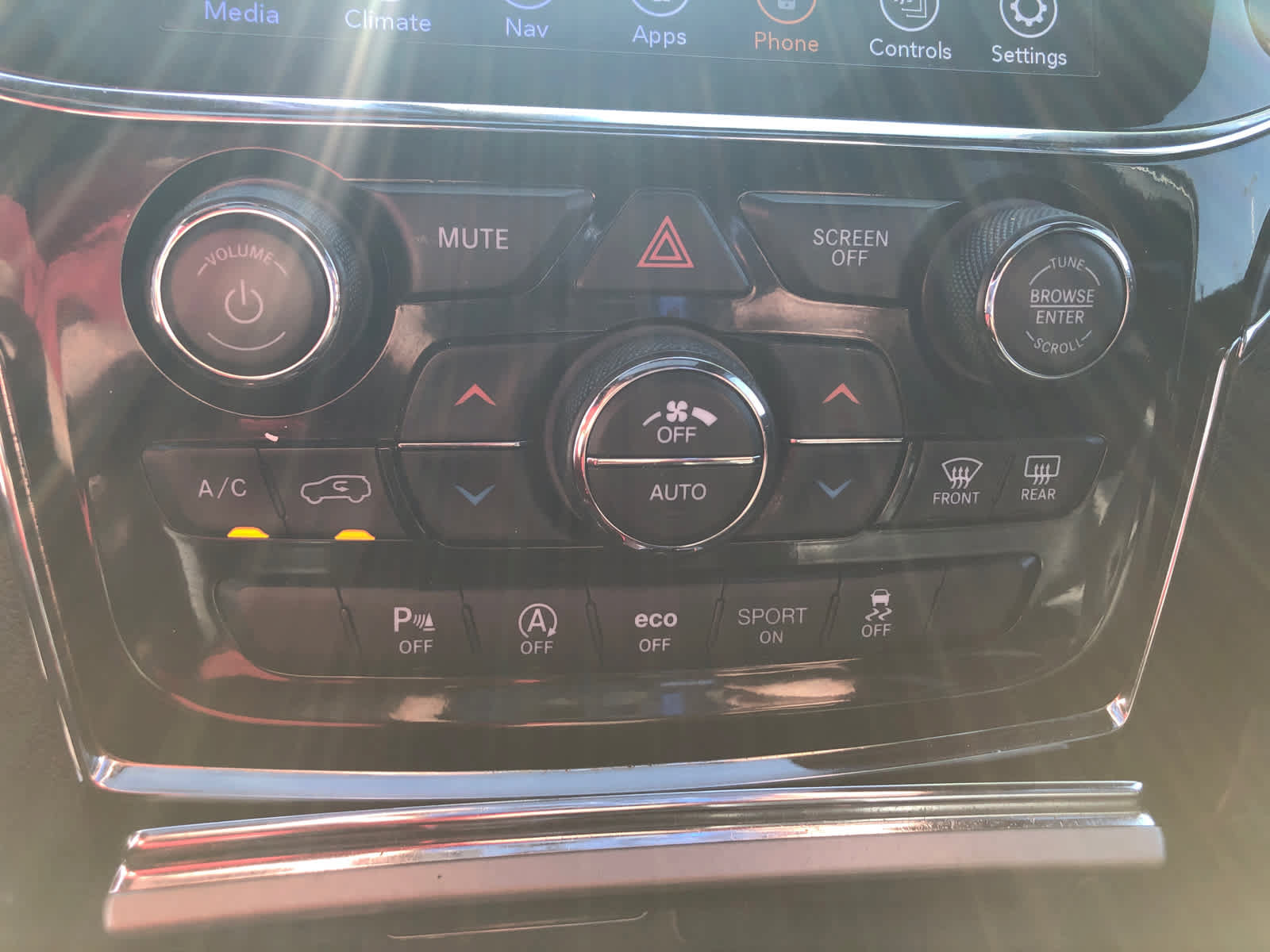 Used 2021 Jeep Grand Cherokee Limited AWD/4WD image 18