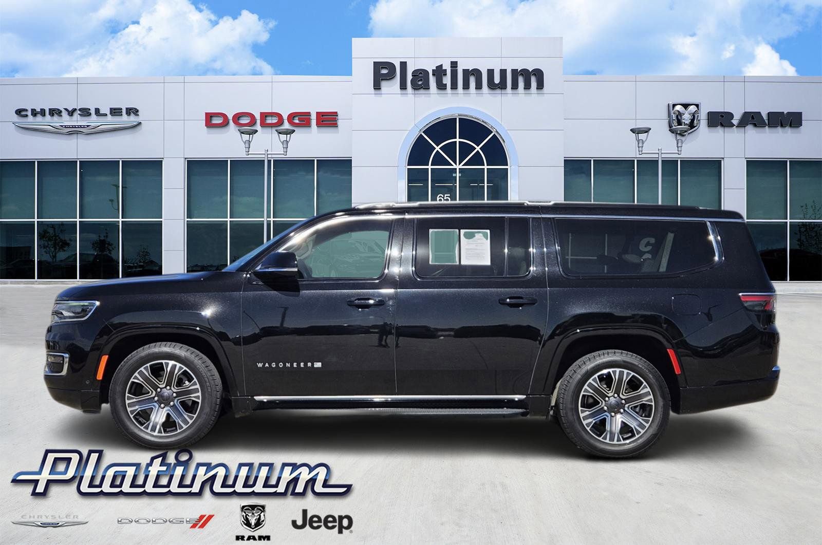 Used 2024 Jeep Wagoneer L Series II w/ Flexible Seating Group image 3