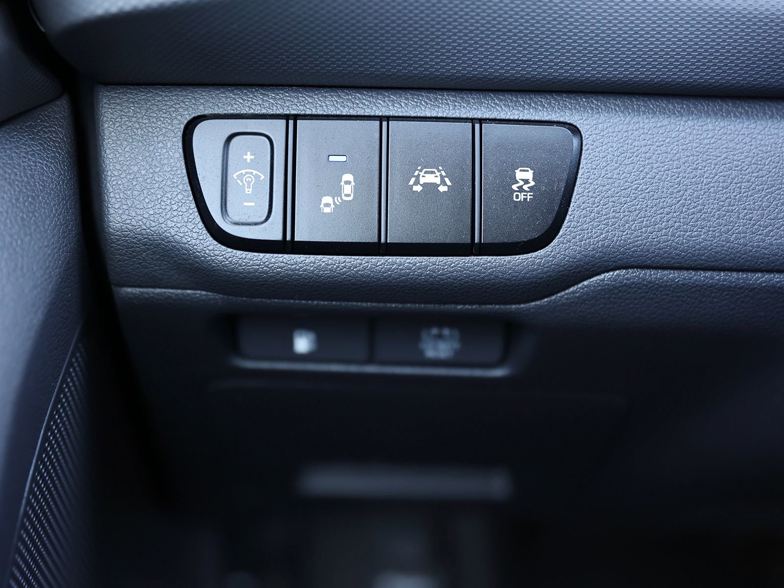 Used 2019 Hyundai Ioniq Limited w/ Ultimate Package 02 image 32