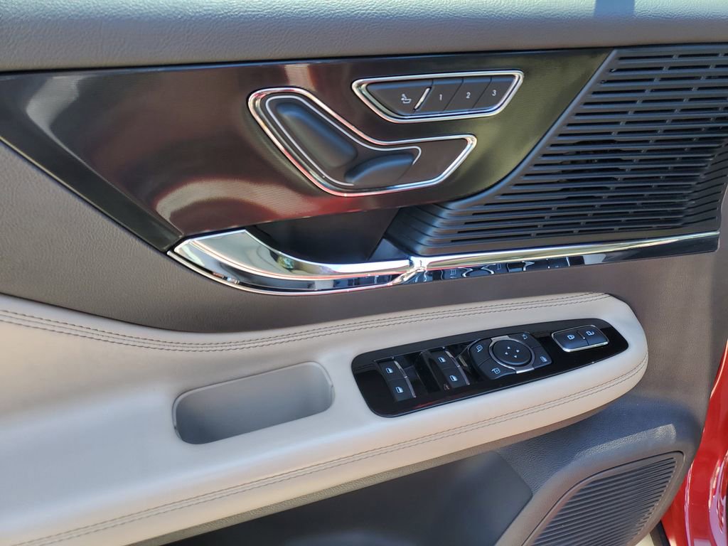 Certified 2022 Lincoln Corsair FWD image 19