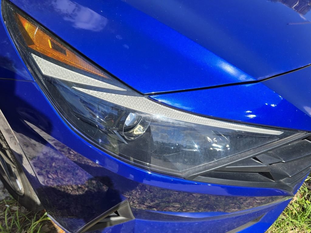 Used 2023 Hyundai Elantra SEL w/ Convenience Package FWD image 11