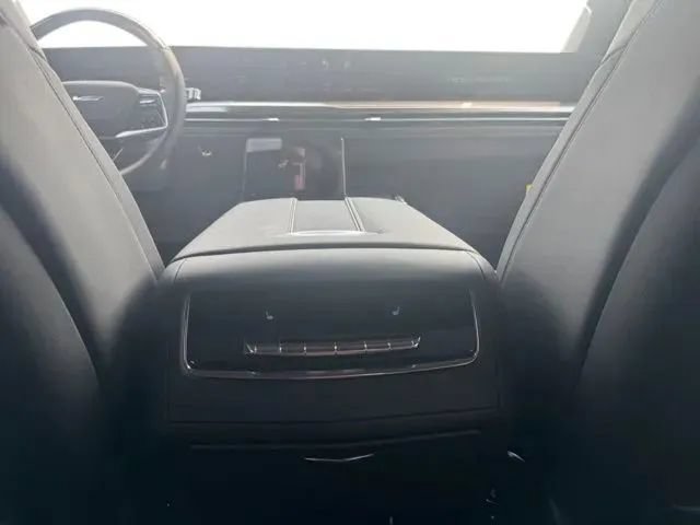 New 2026 Cadillac Escalade V AWD/4WD image 23