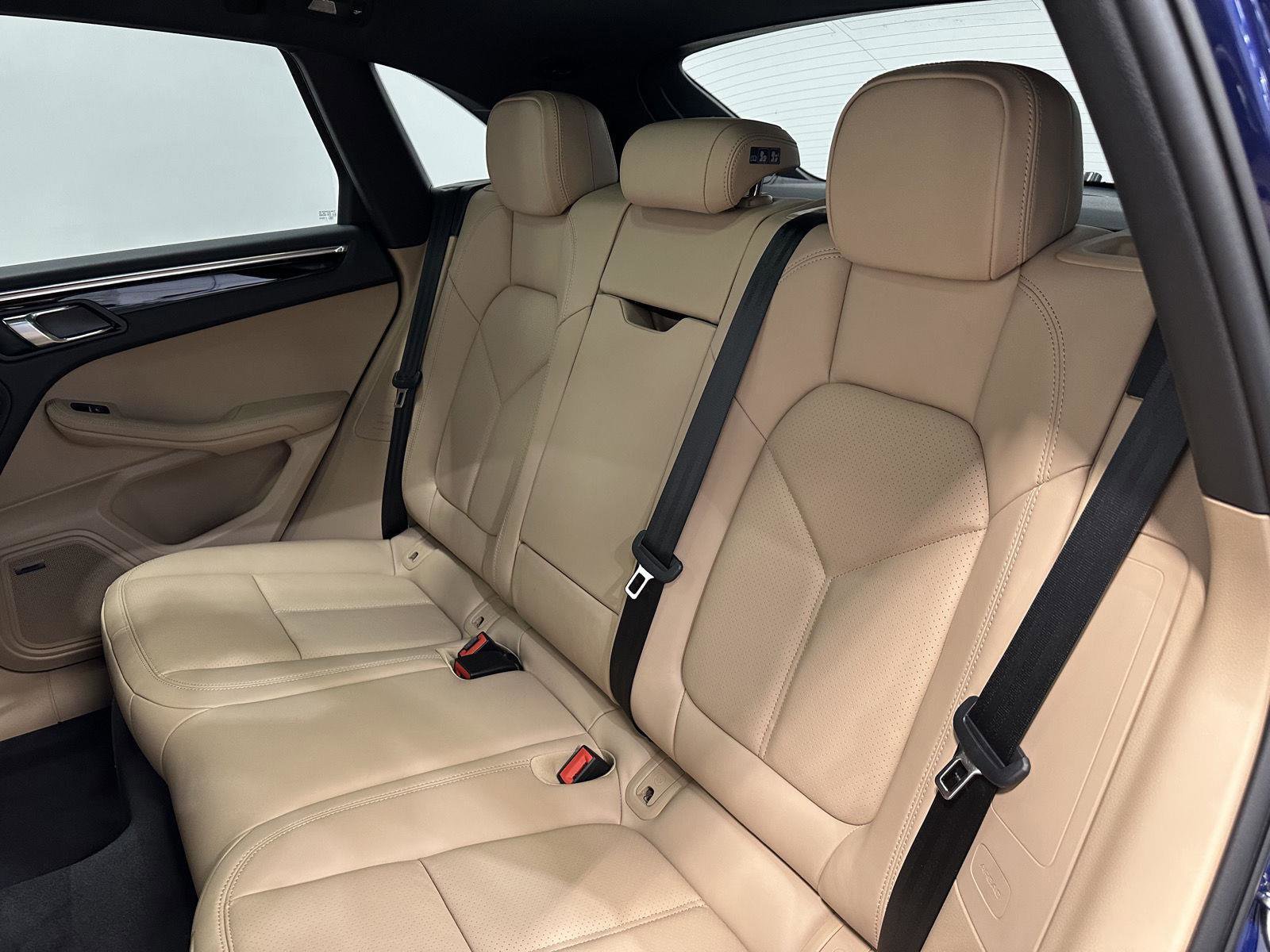 Certified 2026 Porsche Macan Turbo image 33