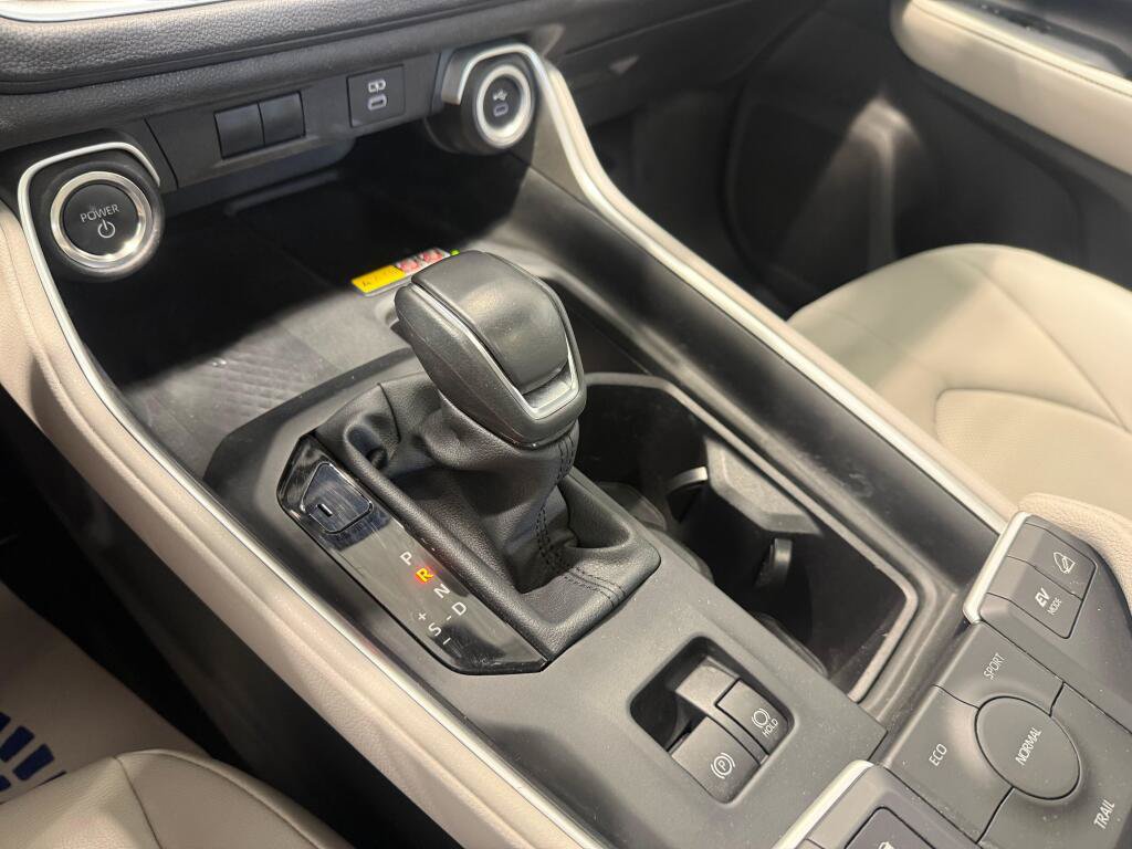Used 2025 Toyota Grand Highlander AWD Hybrid image 34