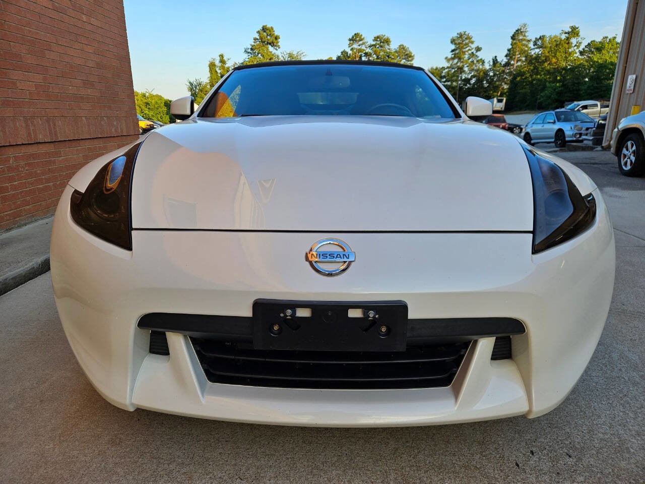 Used 2010 Nissan 370Z Touring image 2