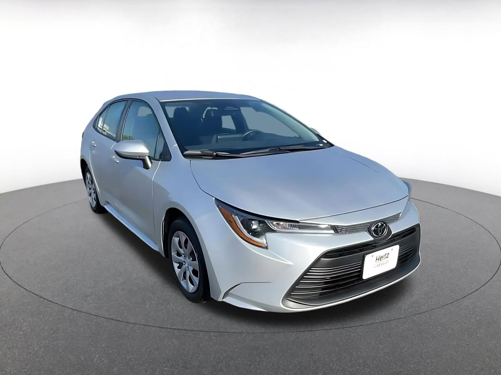 Used 2025 Toyota Corolla LE image 3