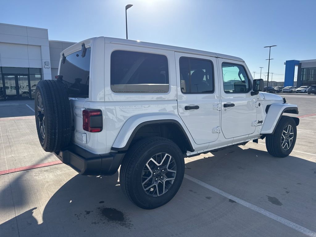 Used 2025 Jeep Wrangler Sahara image 5