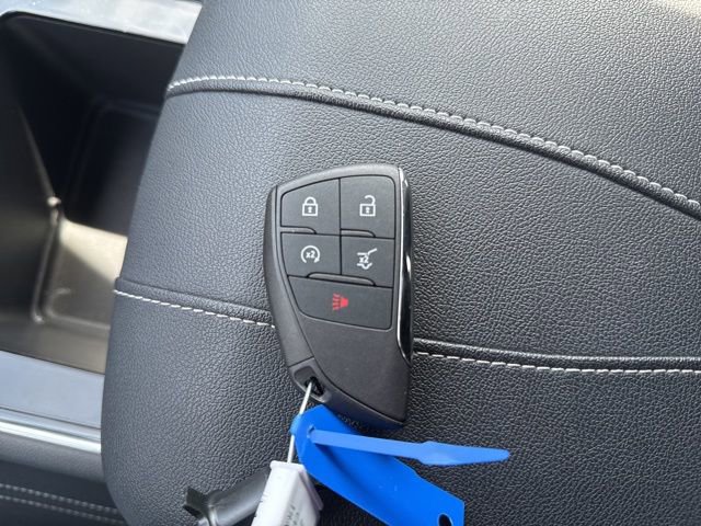 Used 2025 Chevrolet Traverse LT image 25