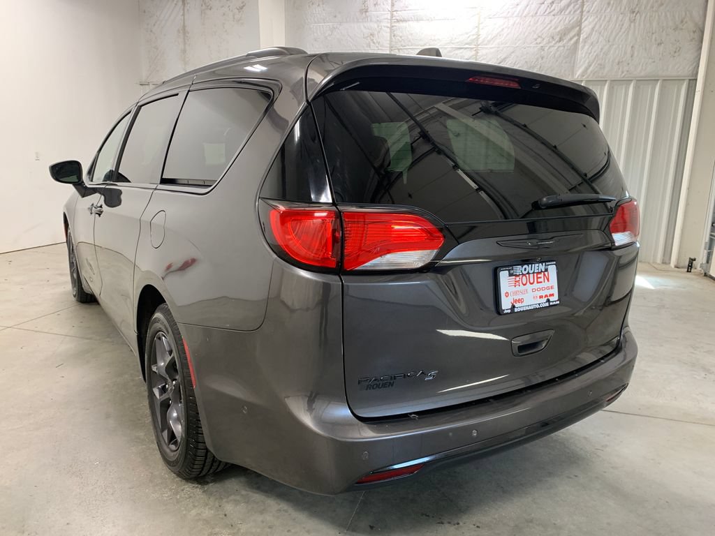 Used 2019 Chrysler Pacifica Touring-L Plus w/ Advanced Safetytec Group FWD image 7