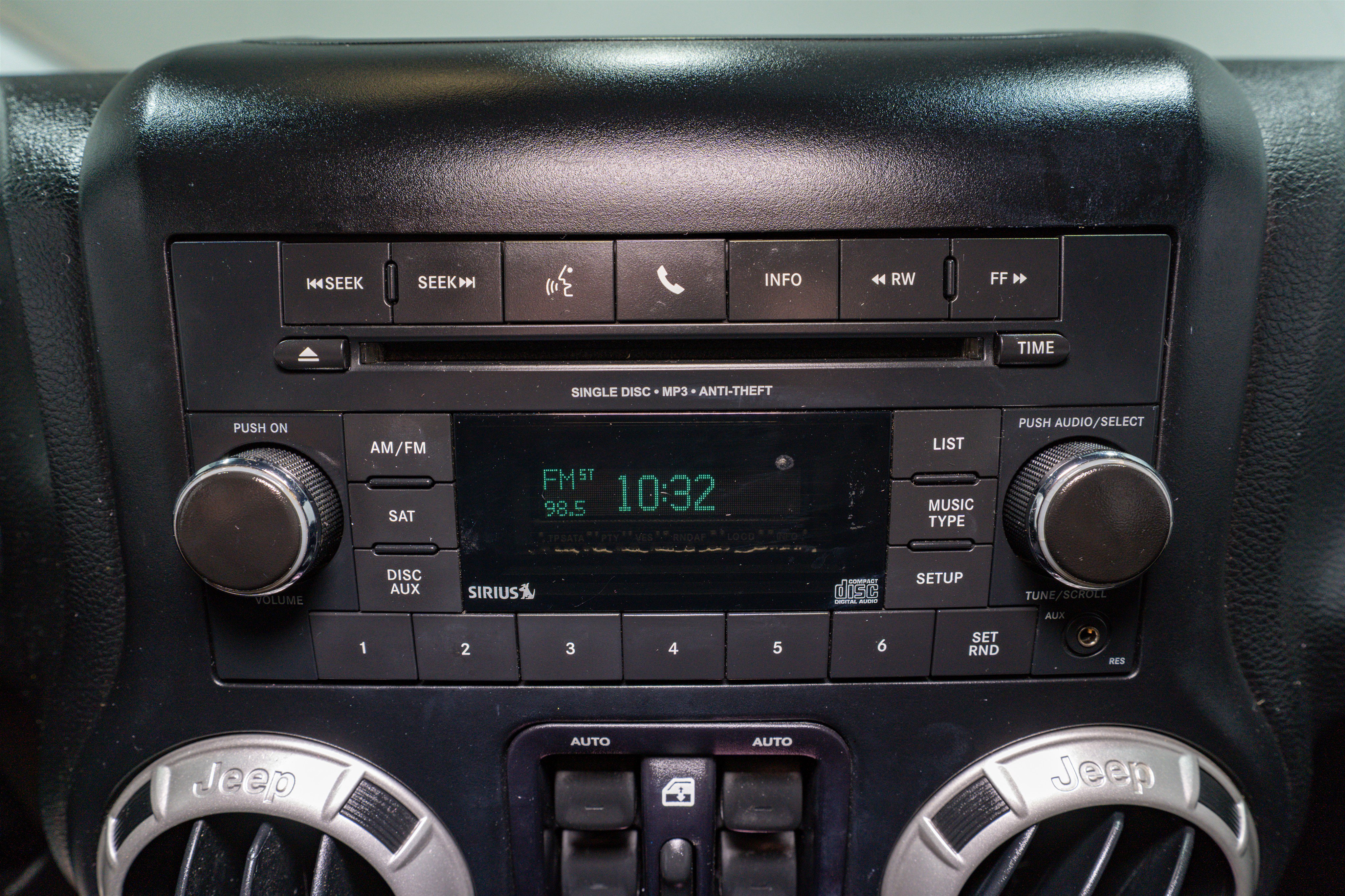 Used 2017 Jeep Wrangler Unlimited Rubicon w/ Dual Top Group image 15