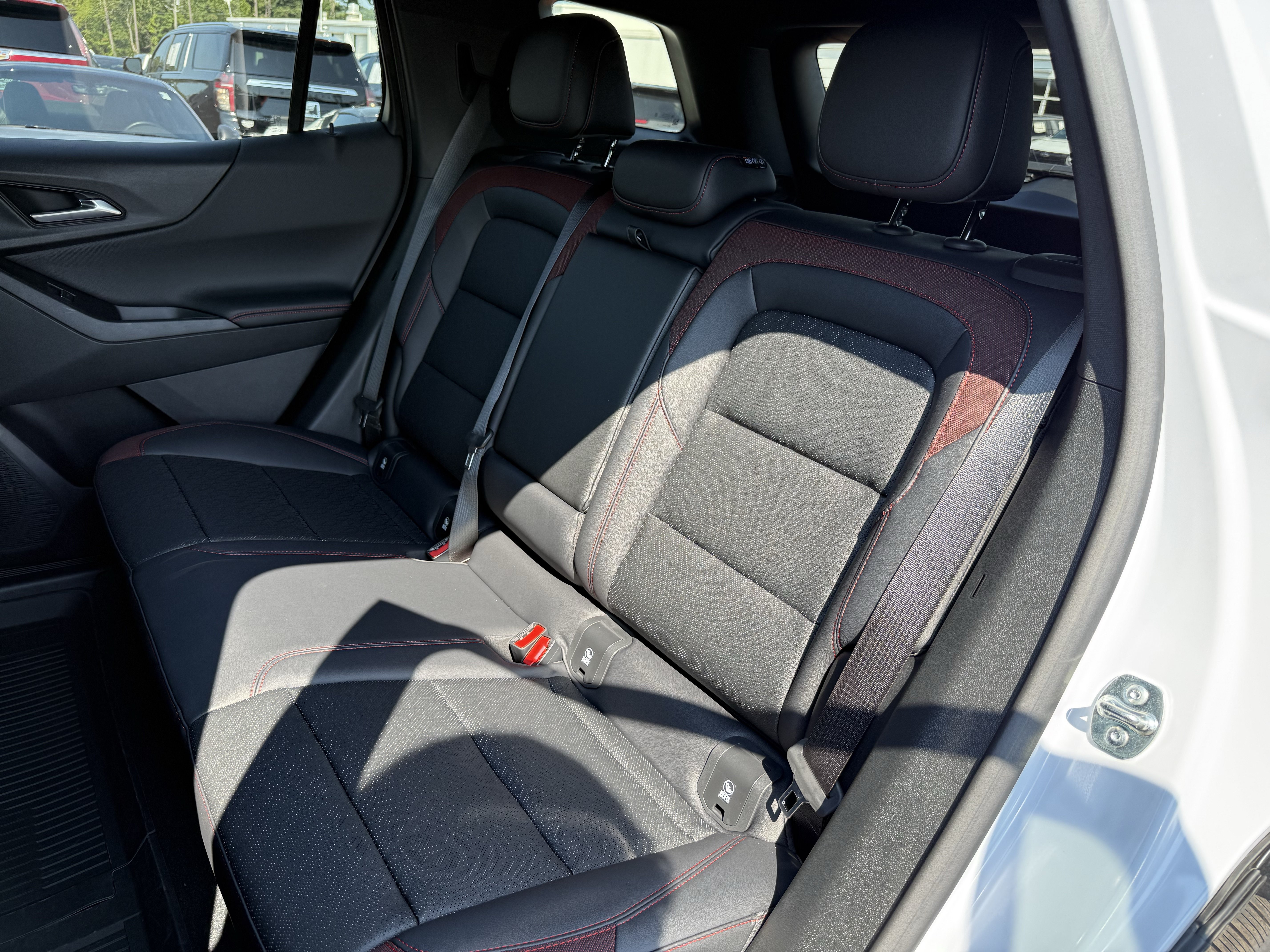 New 2027 Chevrolet Equinox RS FWD image 33