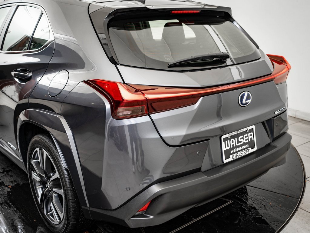 Used 2022 Lexus UX 250h w/ Premium Package image 18