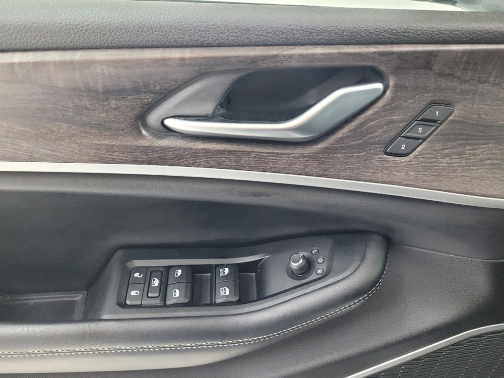 Used 2022 Jeep Grand Cherokee Limited 4xe w/ Luxury Tech Group II image 27