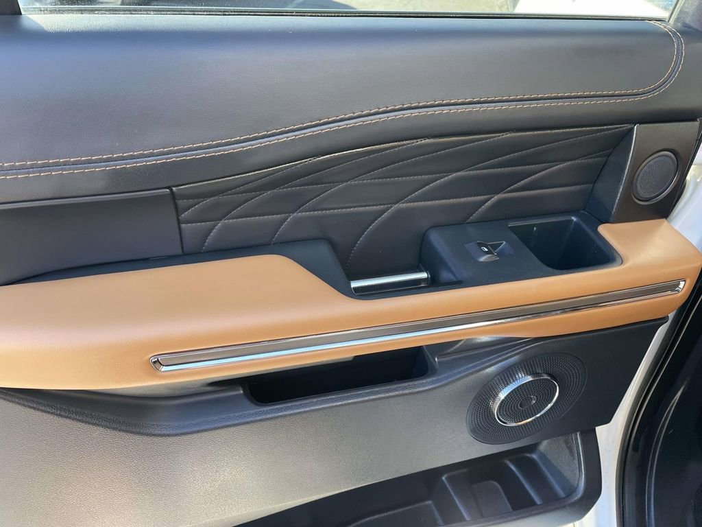 Used 2022 Ford Expedition Max Platinum image 19