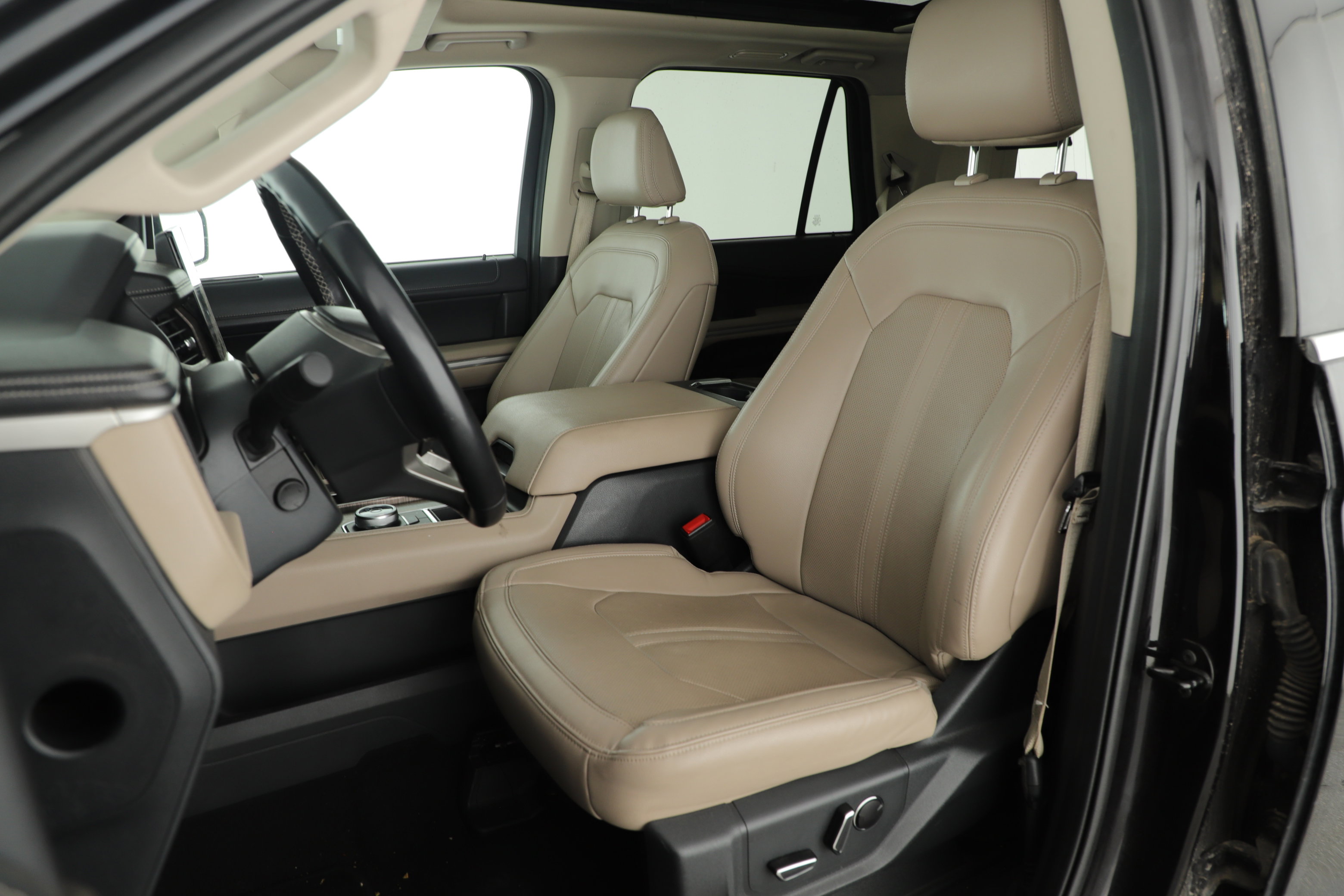 Used 2024 Ford Expedition Max Limited RWD image 5