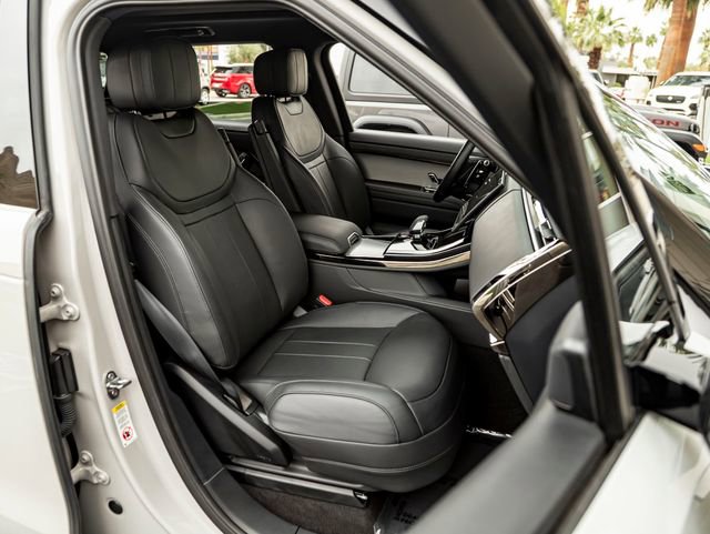 Used 2025 Land Rover Range Rover Sport Dynamic SE image 27